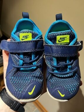 Nike Kids' Blue and Teal Flex Contact 3 Sneakers